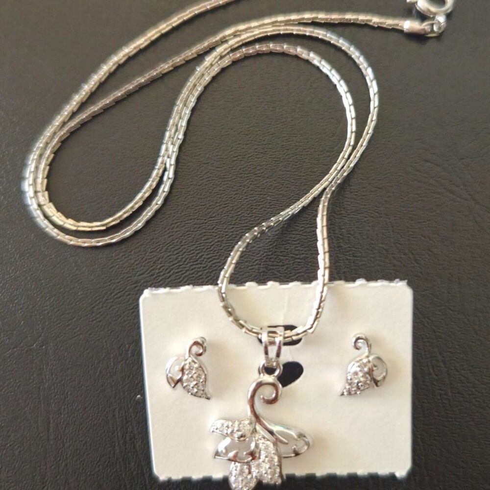18k GP Venetian chain necklace 16 in, white gold cast pendant and earring set.